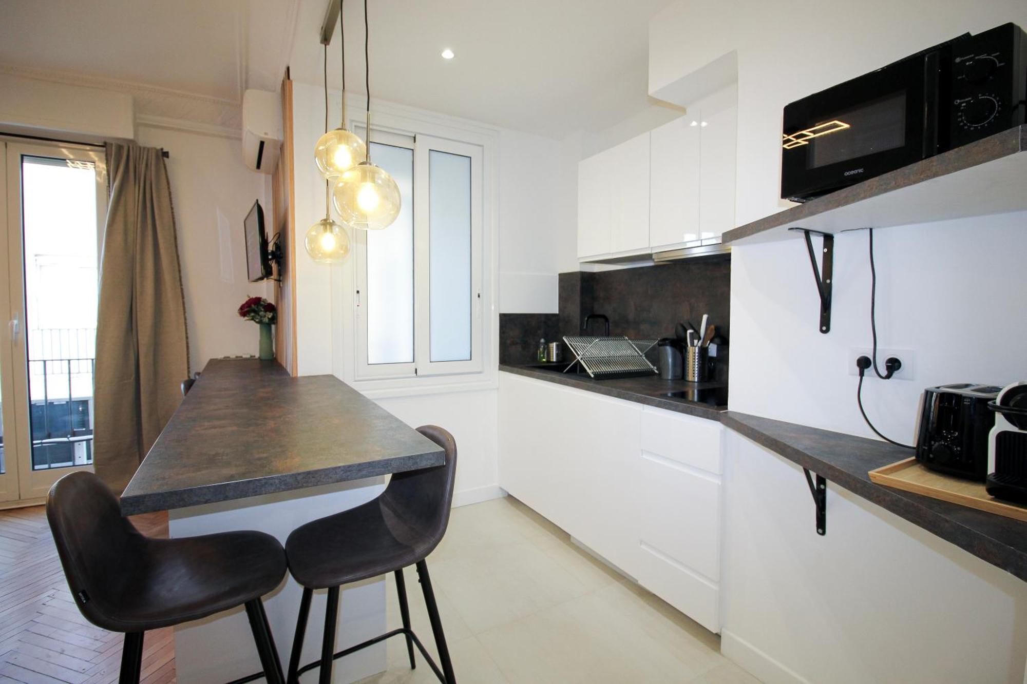 Clemenceau 2 Confortable Clim Et Dressing Proche Gare Apartment